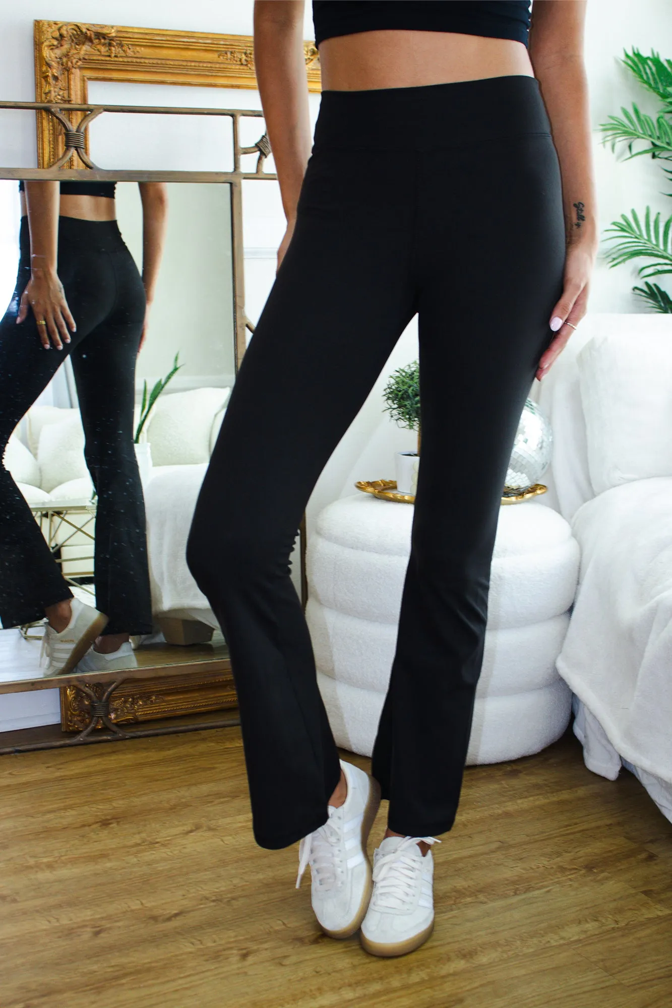 ESSENTIAL FLARE LEGGINGS - BLACK