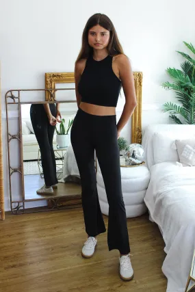 ESSENTIAL FLARE LEGGINGS - BLACK