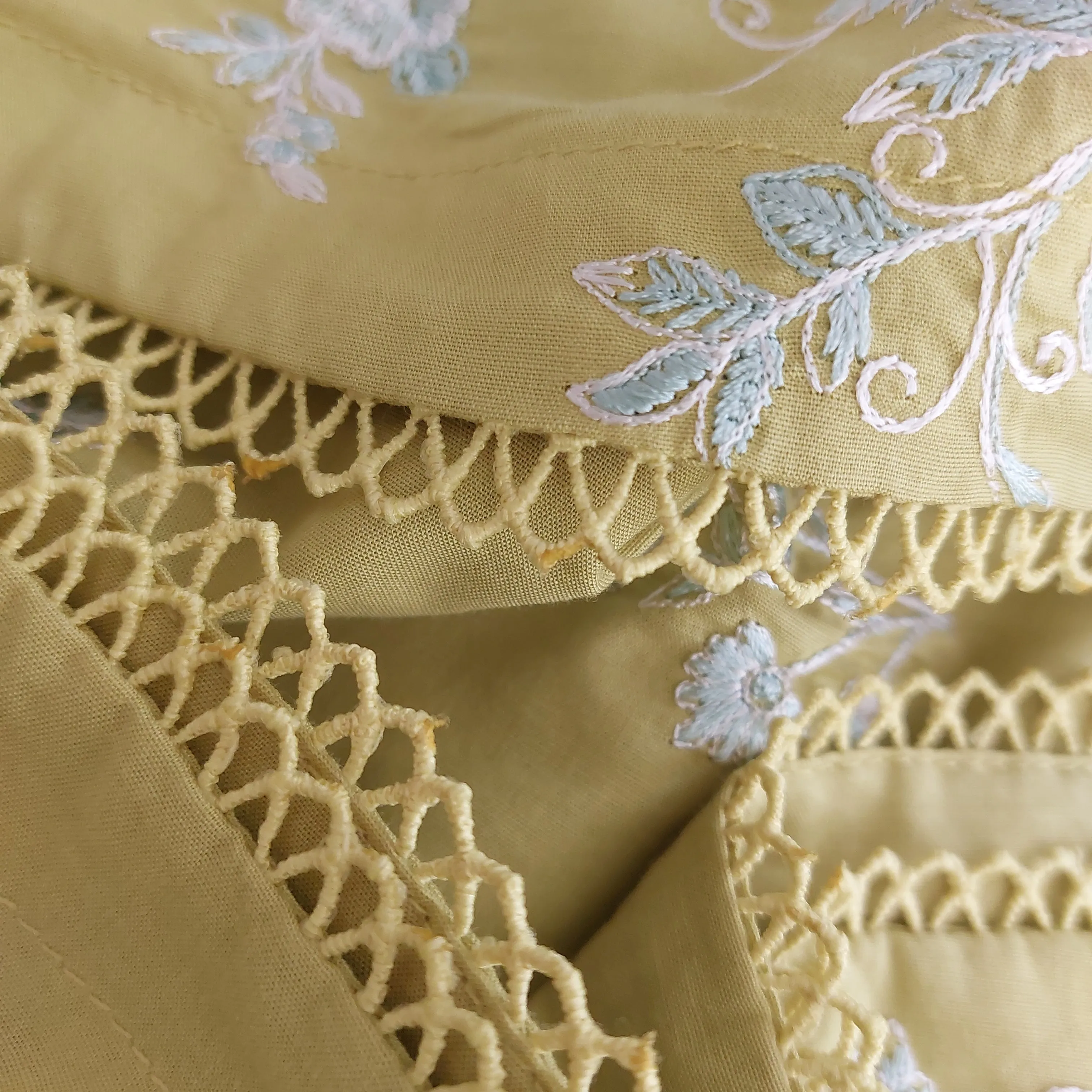 Zaib Green Embroidered Outfit (3 pieces) | Gently Used |
