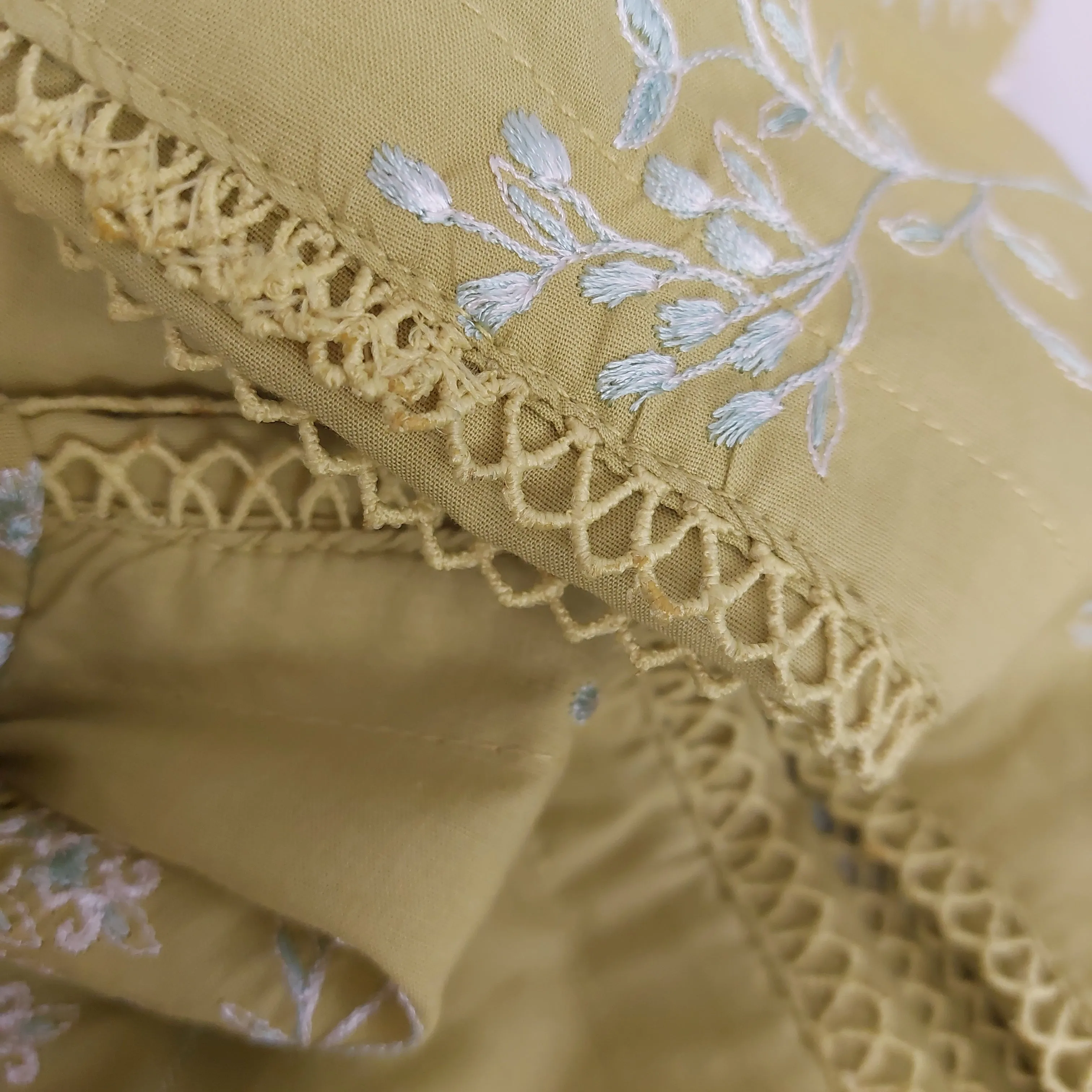 Zaib Green Embroidered Outfit (3 pieces) | Gently Used |